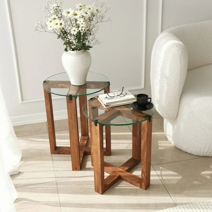 Beistelltisch Amalfi aus massivem Kiefernholz und gehärtetem Glas in Walnuss, 50×40×40 cm von Hanah Home – Bild 2