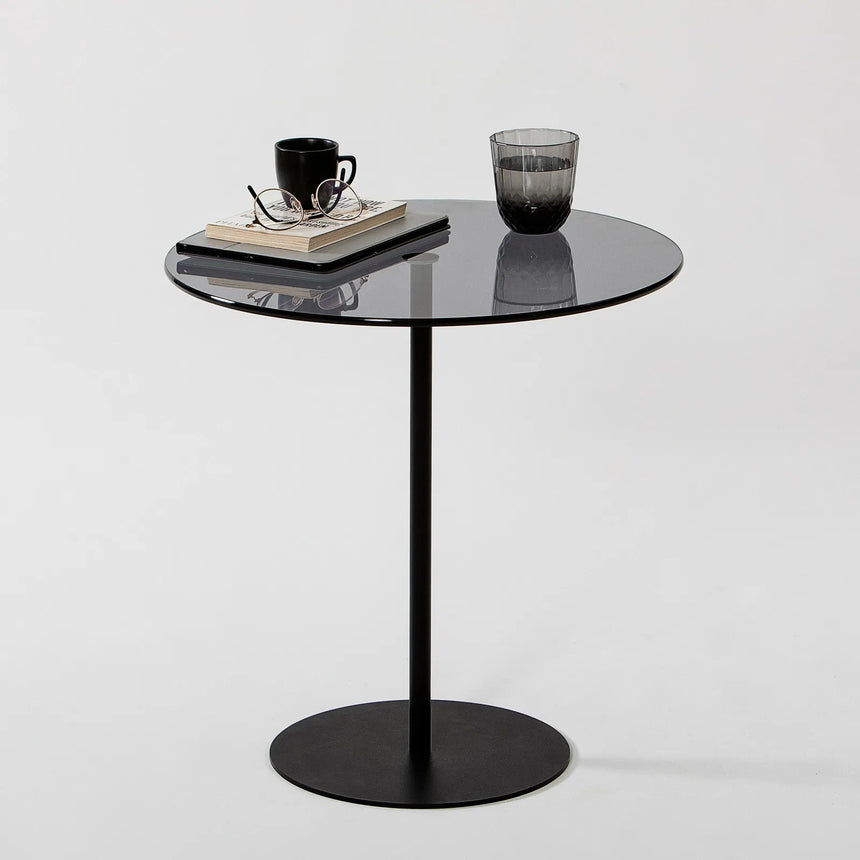Beistelltisch Chill-Out aus gehärtetem Glas und Metall in Schwarz und Dunkelgrau, 50×50×50 cm von Hanah Home – Bild 2
