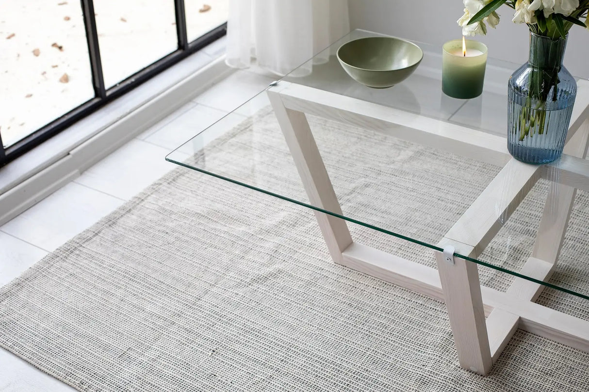 Couchtisch Amalfi aus massiver Kiefer und gehärtetem Glas, 105×65×35 cm von Hanah Home – Bild 3