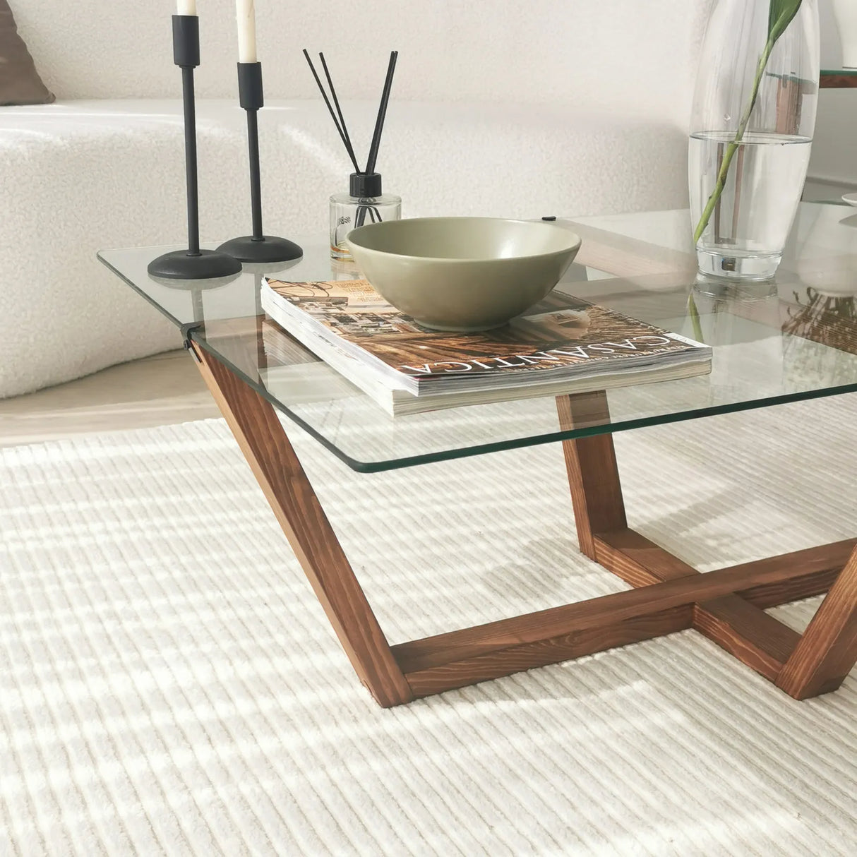 Couchtisch Amalfi aus massiver Kiefer und gehärtetem Glas in Walnuss, 105×65×35 cm von Hanah Home – Bild 8