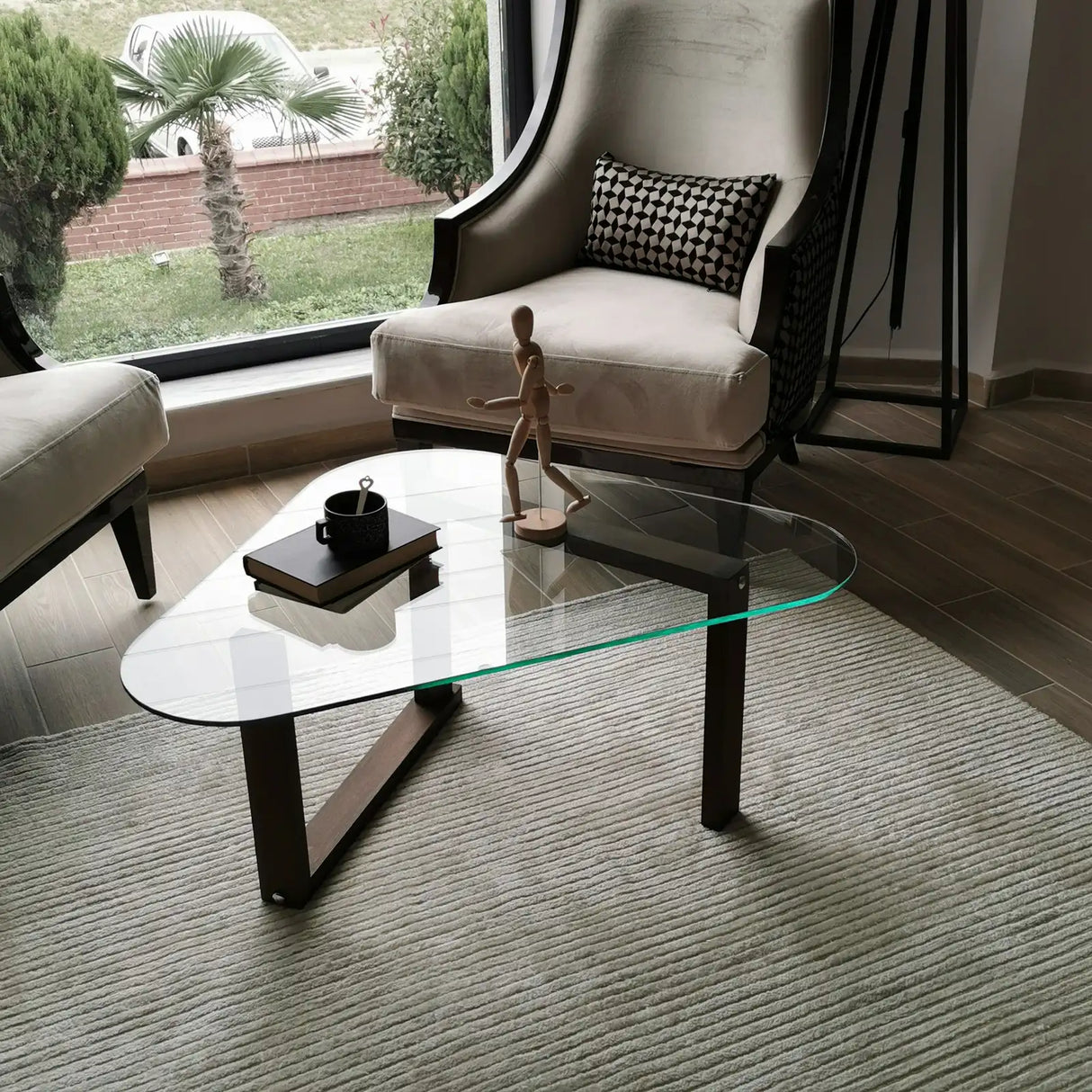 Couchtisch Cam aus gehärtetem Glas und Massivholz, 96×81×41 cm von Hanah Home – Bild 5