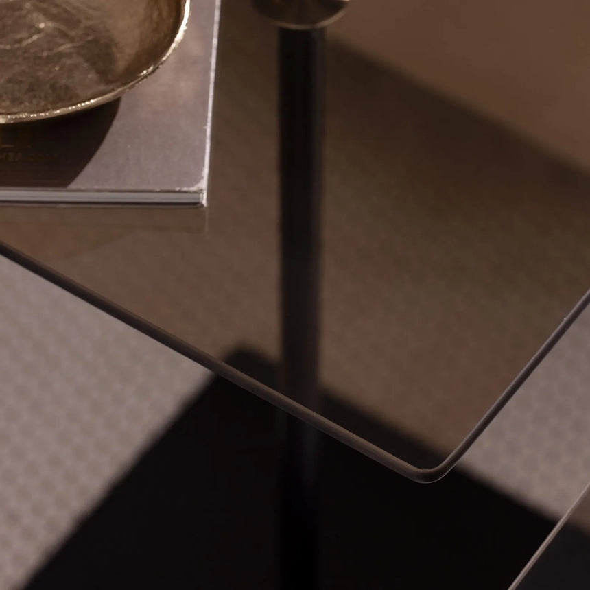 Couchtisch Elegante 2 aus gehärtetem Glas und melaminbeschichteten Holz in Schwarz und Bronze, 45×40×40 cm von Hanah Home – Bild 4