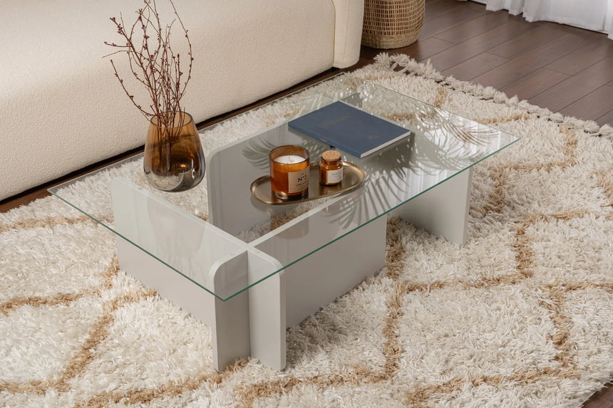 Couchtisch Flavio aus melaminbeschichteten Holz und gehärtetem Glas in Grau, 105×65×30 cm von Hanah Home – Bild 1