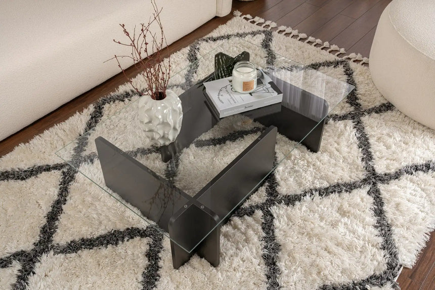 Couchtisch Flavio aus melaminbeschichteten Holz und gehärtetem Glas in Holzschwarz, 105×65×30 cm von Hanah Home – Bild 2
