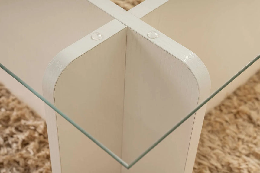 Couchtisch Flavio aus melaminbeschichteten Holz und gehärtetem Glas in Holzweiß, 105×65×30 cm von Hanah Home – Bild 4