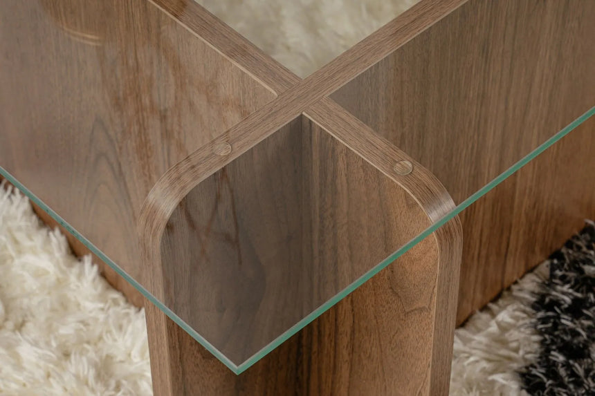 Couchtisch Flavio aus melaminbeschichteten Holz und gehärtetem Glas in Walnuss, 105×65×30 cm von Hanah Home – Bild 3