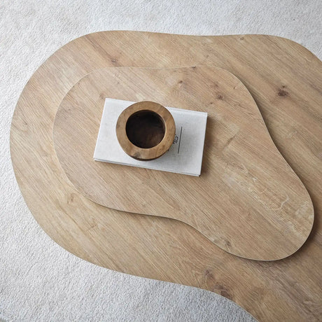 Couchtisch Melted aus melaminbeschichteten Holz in Saphir-Eiche, 105×65×35 cm von Hanah Home – Bild 7