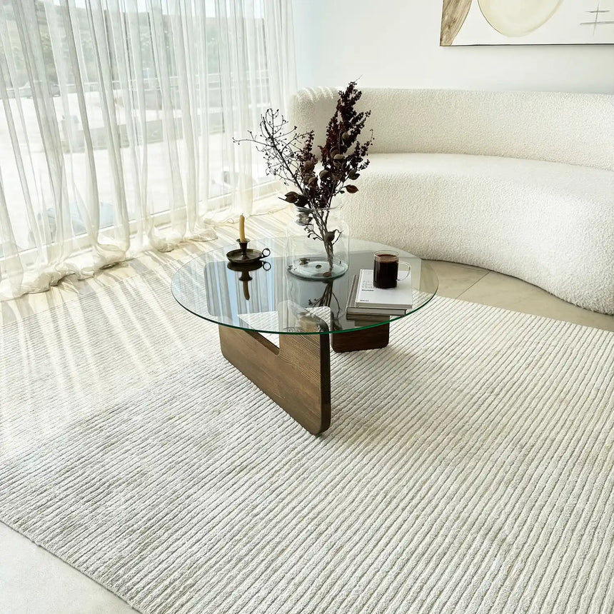 Couchtisch Mia aus massivem Kiefernholz und gehärtetem Glas in Walnuss und Transparent, 75×75×35 cm von Hanah Home – Bild 2