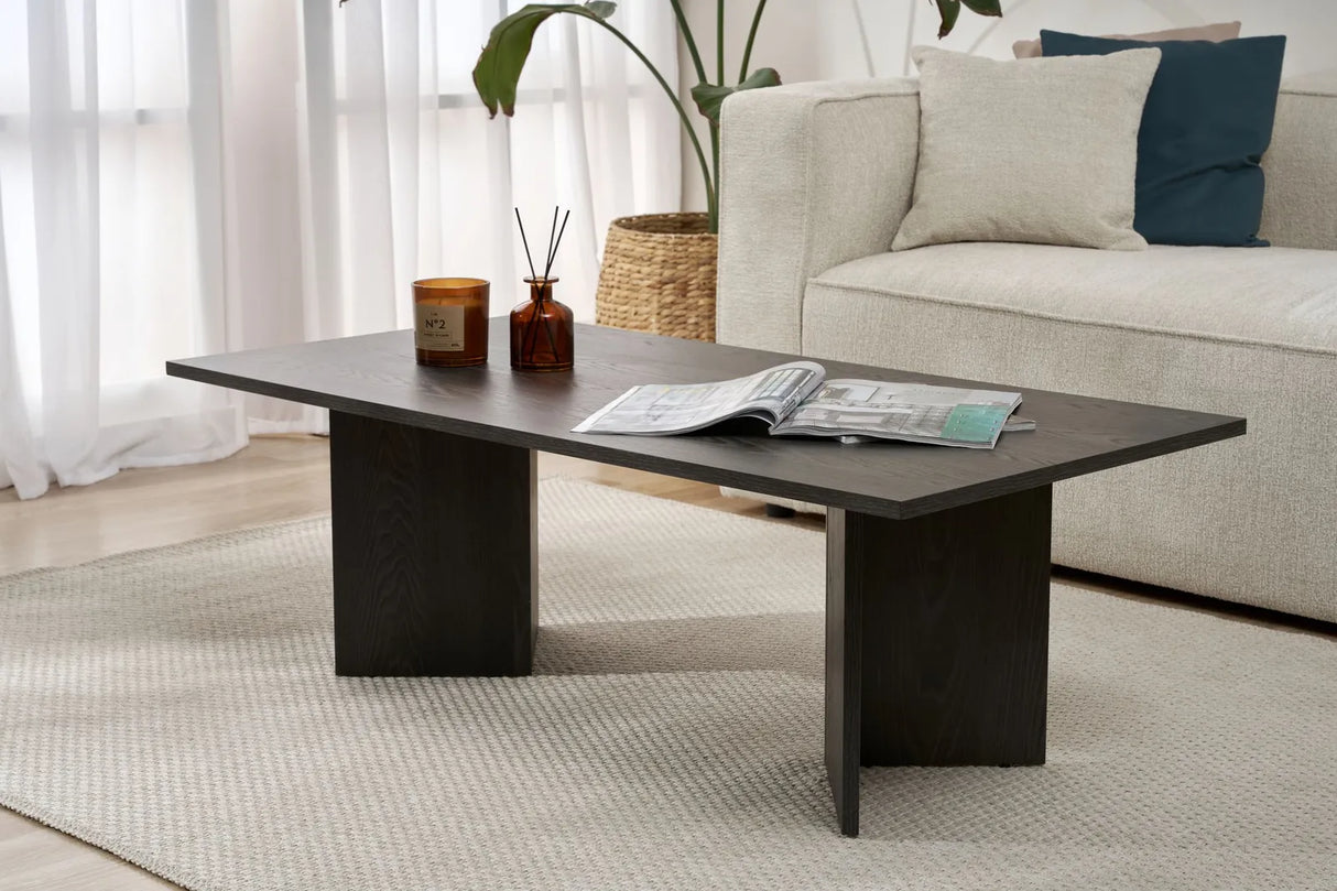Couchtisch Sabin aus melaminbeschichteten Holz in Lumiere Black, 119×60×40 cm von Hanah Home – Bild 1