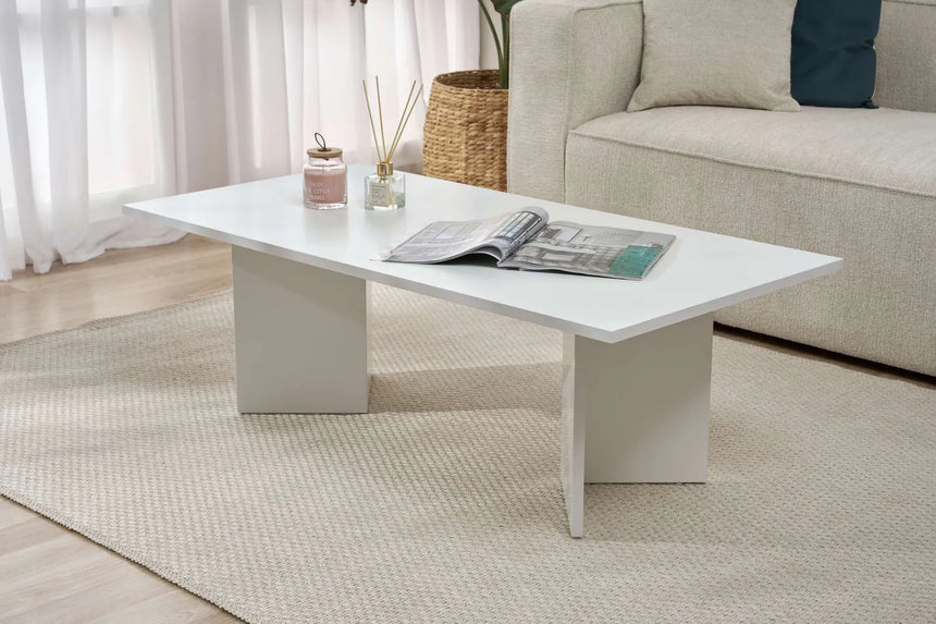 Couchtisch Sabin aus melaminbeschichteten Holz in Weiß, 119×60×40 cm von Hanah Home – Bild 1