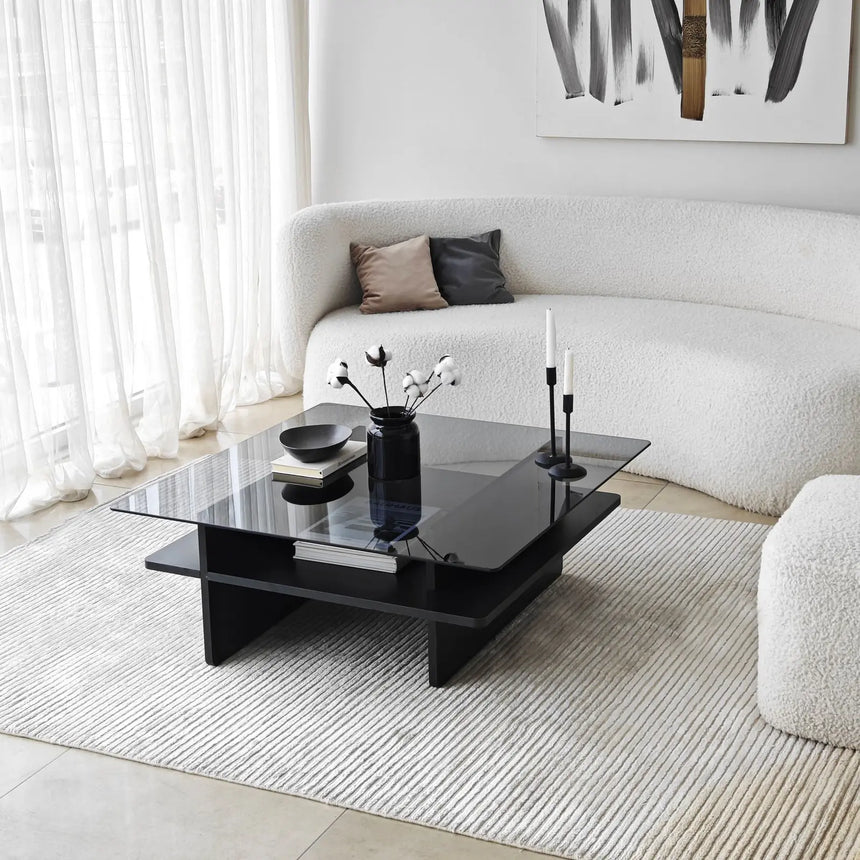 Couchtisch Saga Square aus gehärtetem Glas und melaminbeschichteten Holz in Schwarz und Dunkelgrau, 90×90×35 cm von Hanah Home – Bild 1