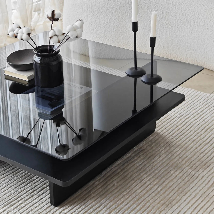 Couchtisch Saga Square aus gehärtetem Glas und melaminbeschichteten Holz in Schwarz und Dunkelgrau, 90×90×35 cm von Hanah Home – Bild 8