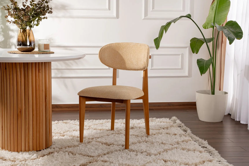 Essstuhl Lionte aus Buche und Baumwolle in Beige und dunkler Eiche, 2er-Pack von Hanah Home – Bild 1