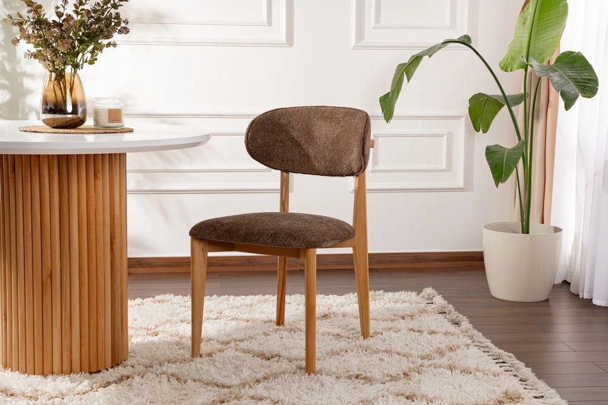 Essstuhl Lionte aus Buche und Baumwolle in Braun und heller Eiche, 2er-Pack von Hanah Home – Bild 1