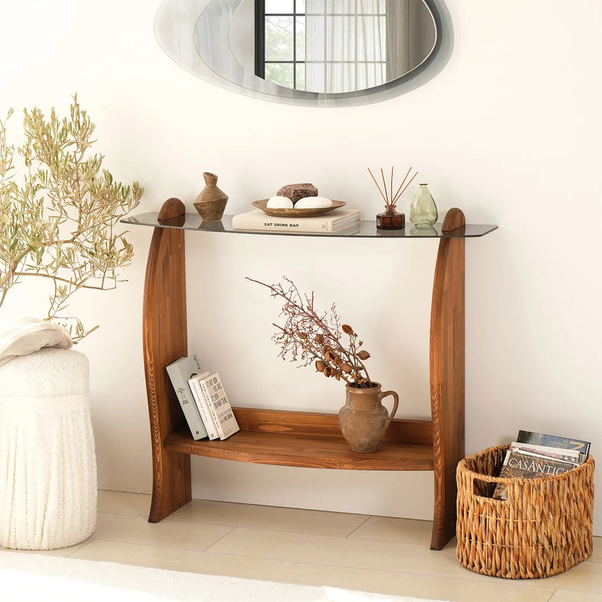 Kommode Surf aus Kiefernholz und gehärtetem Glas in Kastanie und Rauch, 106×30×90 cm von Hanah Home – Bild 1