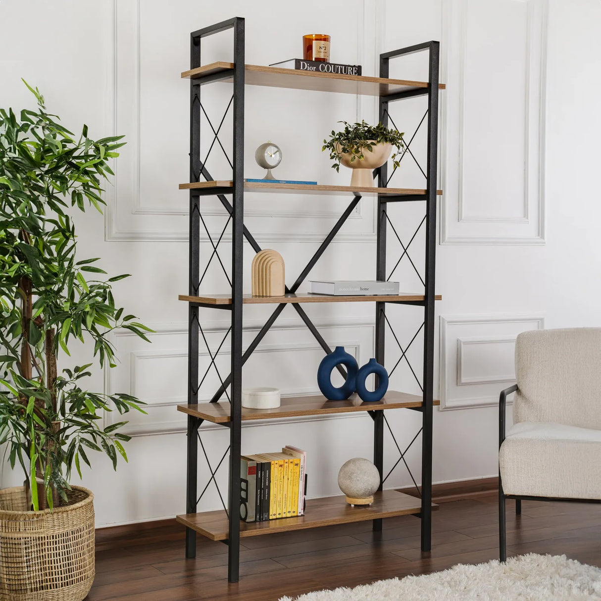 Regale Elysian aus melaminbeschichteten Holz und Metall in Walnuss und Schwarz, 90x33,5x180 cm von Hanah Home – Bild 1