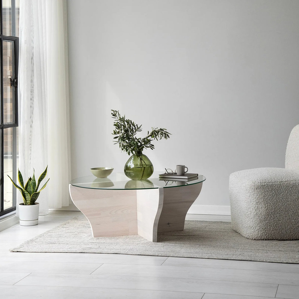 Runder Couchtisch Amphora aus Kiefernholz und gehärtetem Glas 92Ø von Hanah Home – Bild 2