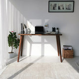Schreibtisch Cozy aus Buchenholz und gehärtetem Glas in Walnuss, 110×60×73 cm von Hanah Home – Bild 6