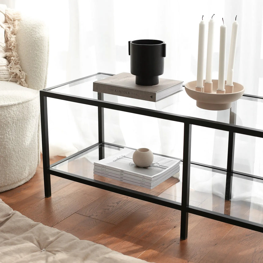 TV-Schrank Basic aus Metall und gehärtetem Glas, 130×40×45 cm von Hanah Home – Bild 5