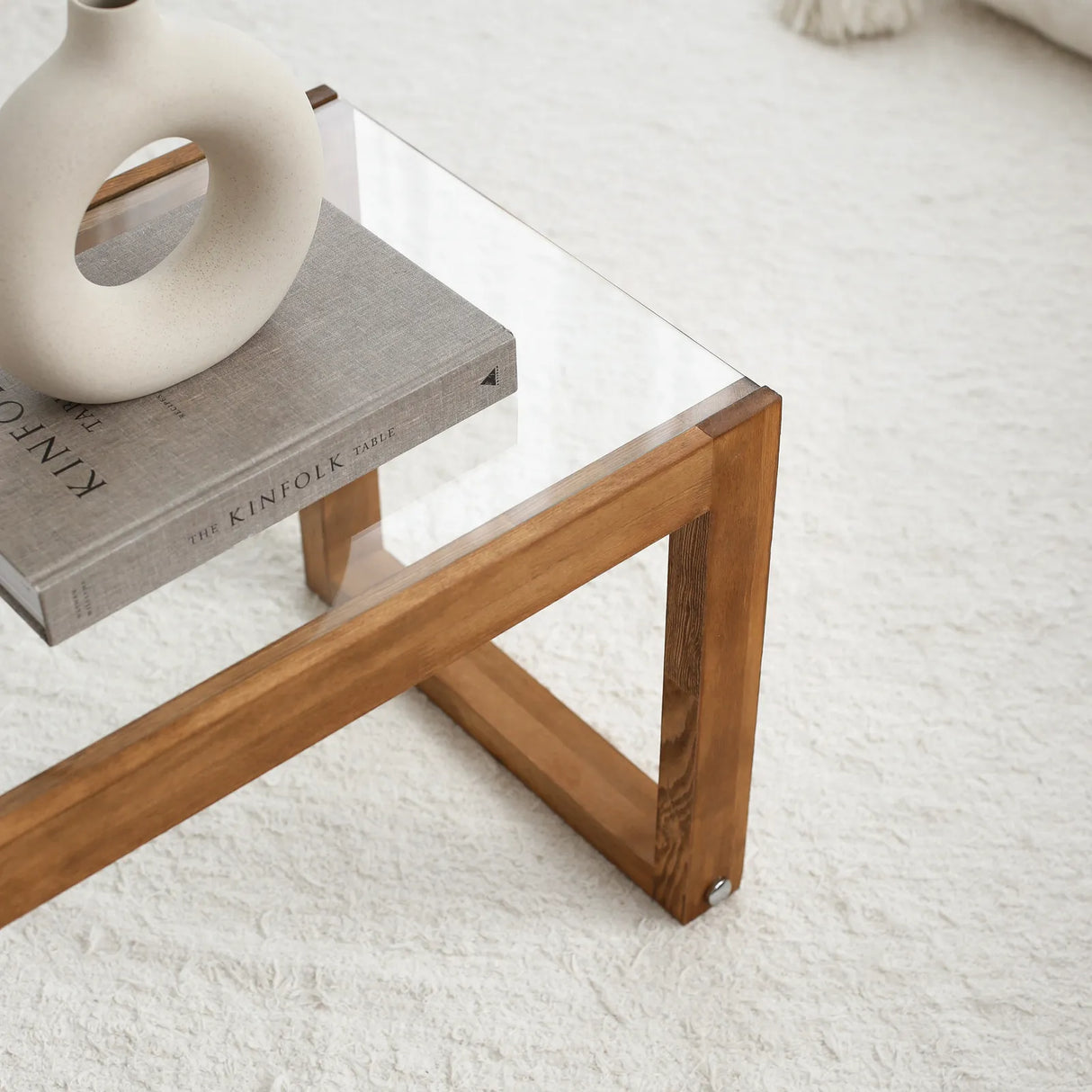 TV-Schrank Via aus massiven Kiefernholz und gehärtetem Glas, 130×40×40 cm von Hanah Home – Bild 5