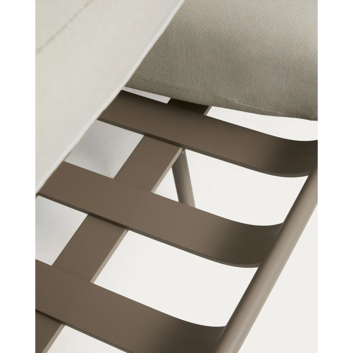 2-Sitzer-Outdoor-Sofa Joncols aus Aluminium mit taupefarbener Lackierung, 164 cm von Kave Home – Bild 8
