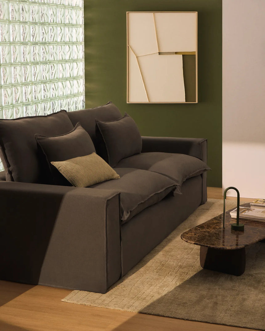 2-Sitzer-Sofa Anarela mit abnehmbarem Bezug aus 100 % Leinen in Taupe, 240 cm, FSC Mix Credit von Kave Home – Bild 2