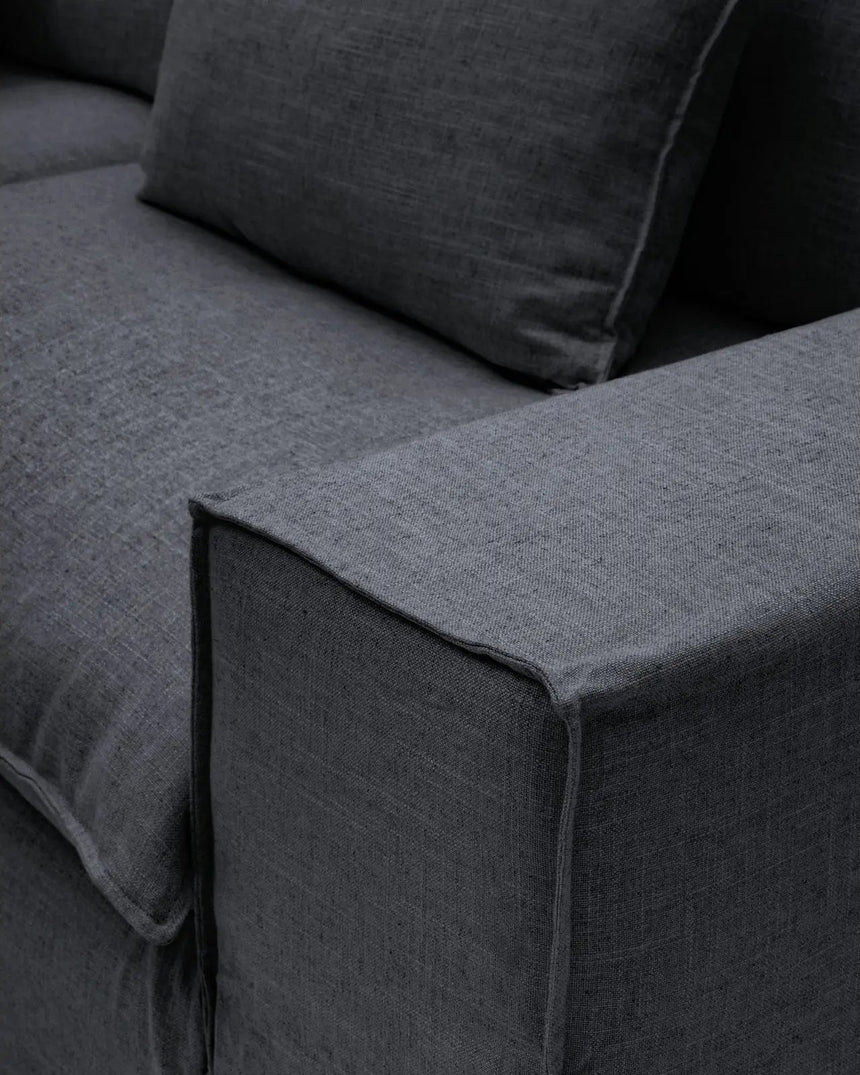 2-Sitzer-Sofa Anarela mit abnehmbarem Bezug aus Leinen und Viskose in Dunkelgrau, 240 cm, FSC Mix Credit von Kave Home – Bild 6