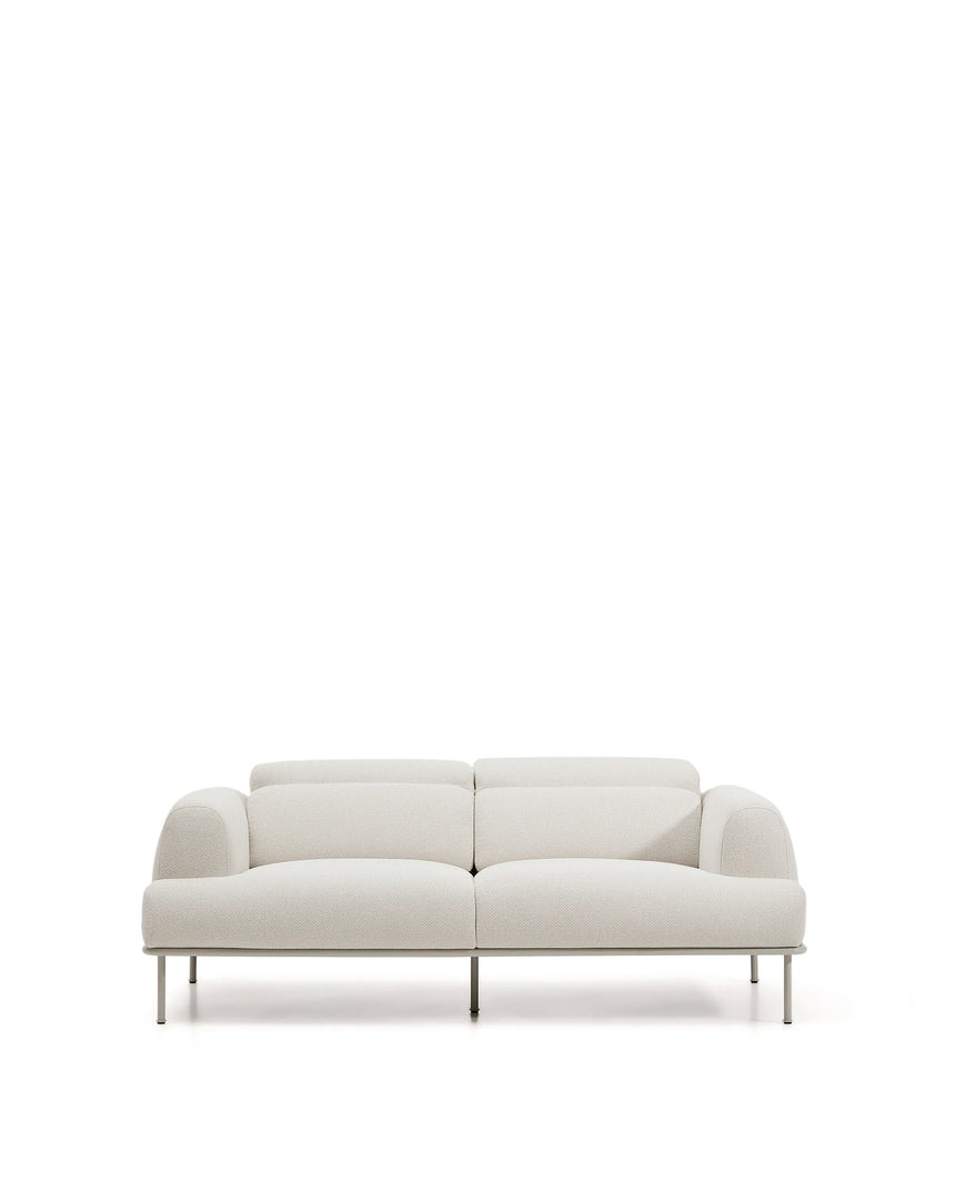 2-Sitzer-Sofa Aurum aus ecrufarbener Chenille mit verstellbarem Kopfteil und mattbeiger Metallbasis 210 cm FSC Mix Credit von Kave Home – Produktbild 1