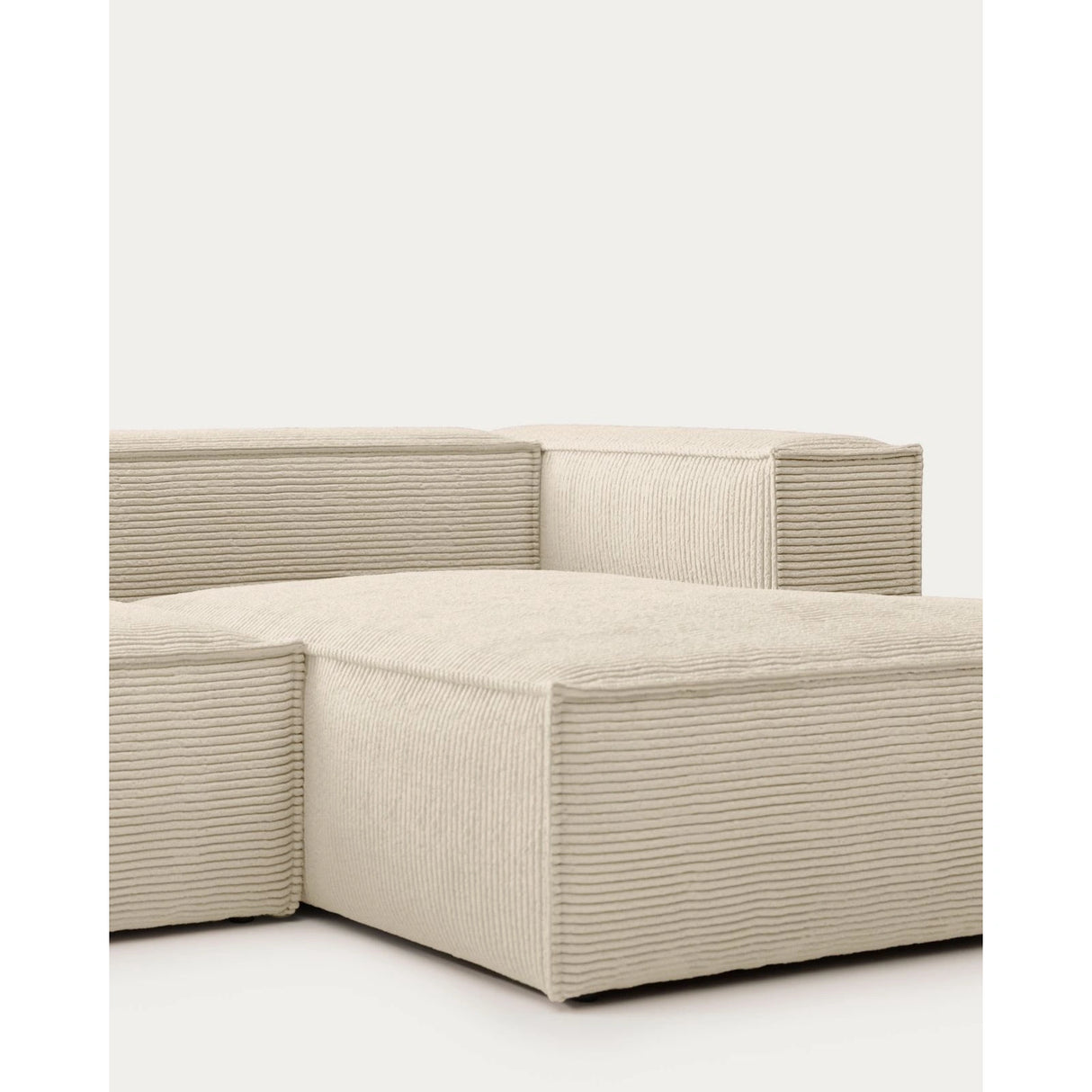 2-Sitzer-Sofa Blok mit dickem Cord in Naturfarbe und Chaiselongue rechts 240 cm FSC Mix Credit von Kave Home – Produktbild 3