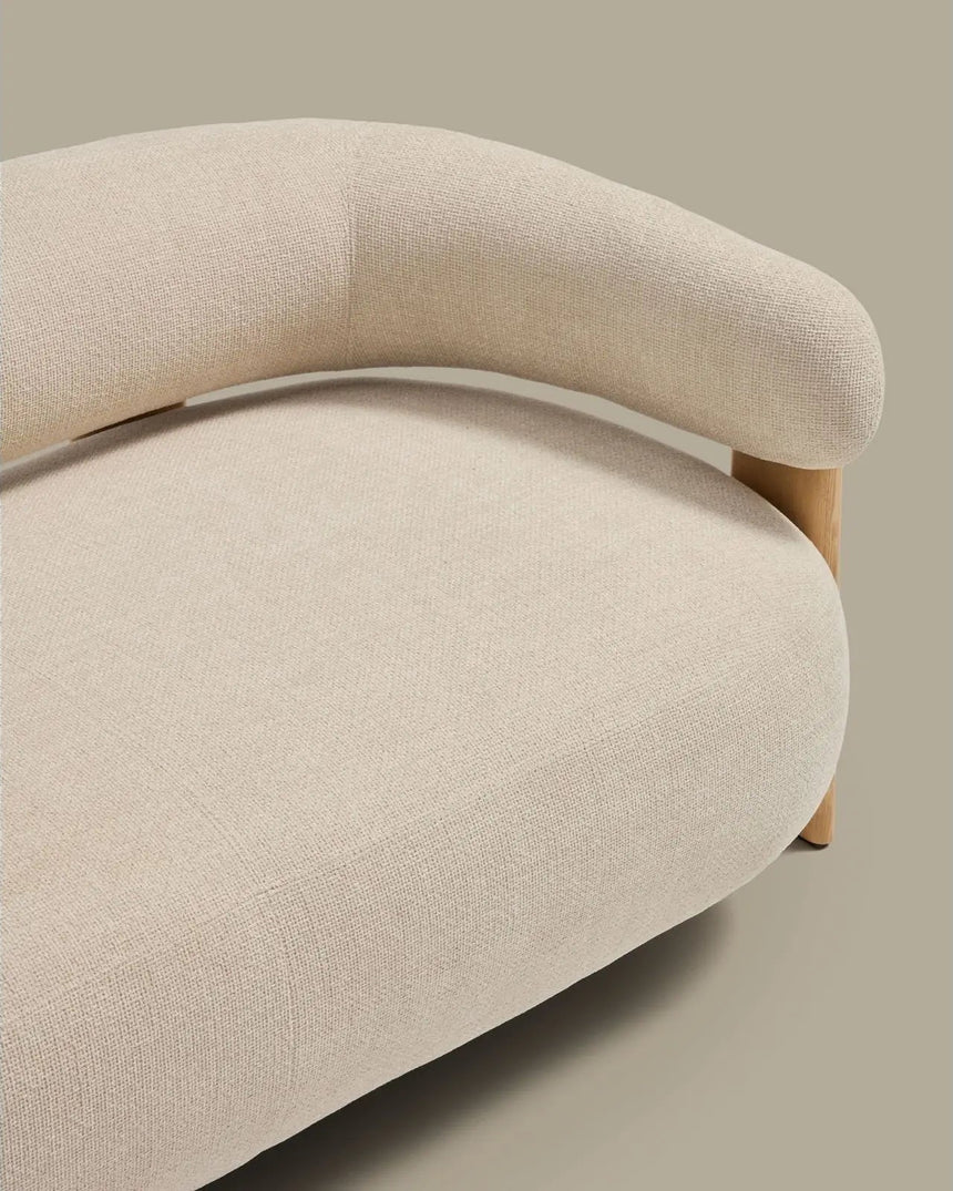 2-Sitzer-Sofa Granite mit beiger Chenille und Beinen aus massivem Eschenholz mit natürlichem Finish, 155 cm, FSC 100 % von Kave Home – Bild 7