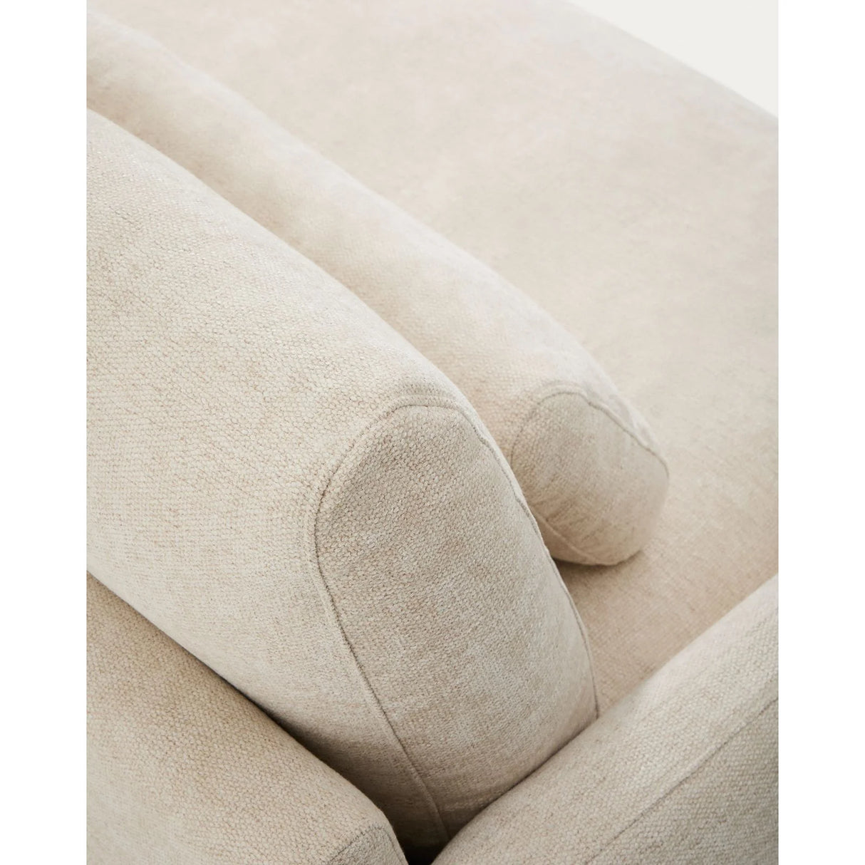2-Sitzer-Sofa Veliro aus beiger Chenille mit schwarzen Stahlbeinen, 210 cm FSC Mix Credit von Kave Home – Bild 11