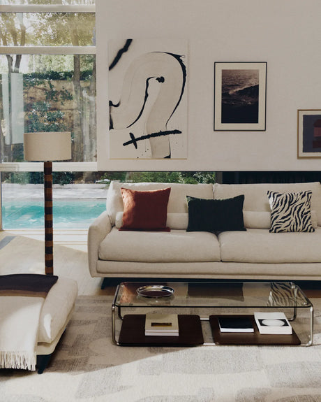 2-Sitzer-Sofa Veliro aus beiger Chenille mit schwarzen Stahlbeinen, 210 cm FSC Mix Credit von Kave Home – Bild 2