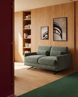 2-Sitzer-Sofa Veliro aus grünem Samt mit Stahlbeinen in schwarzer Ausführung, 180 cm FSC Mix Credit von Kave Home – Bild 2
