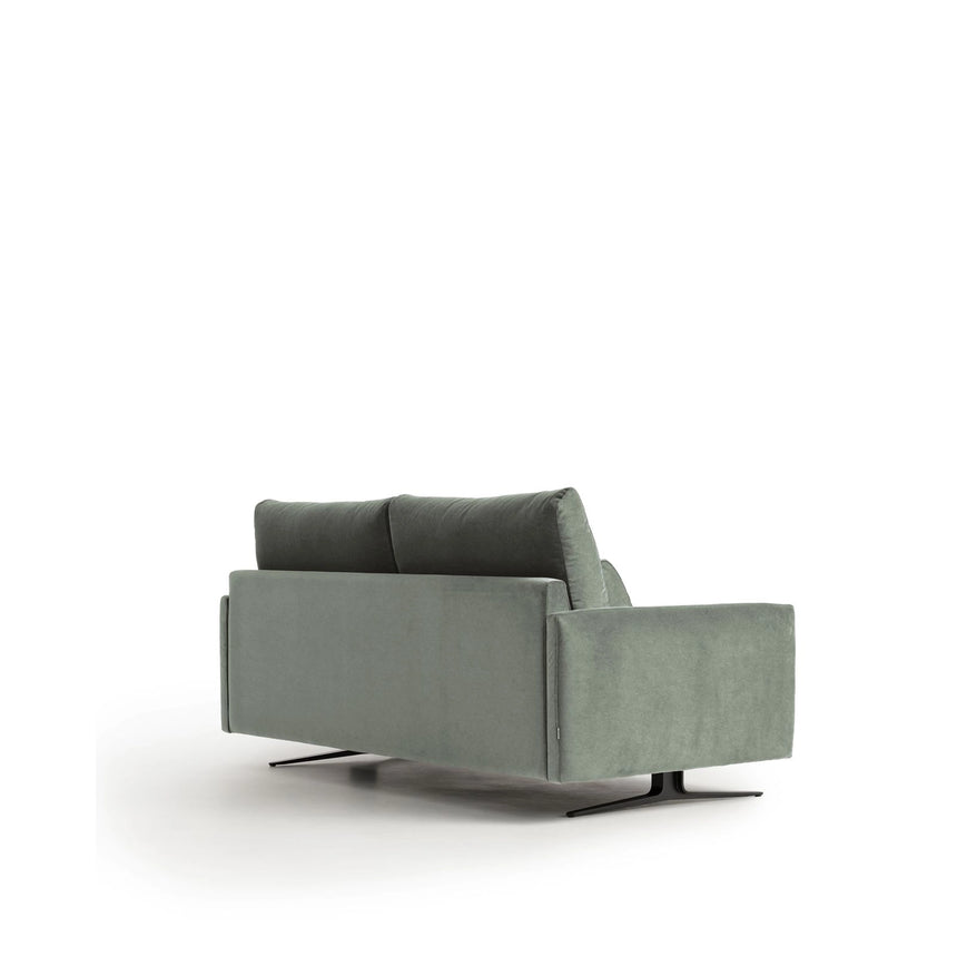 2-Sitzer-Sofa Veliro aus grünem Samt mit Stahlbeinen in schwarzer Ausführung, 180 cm FSC Mix Credit von Kave Home – Bild 6