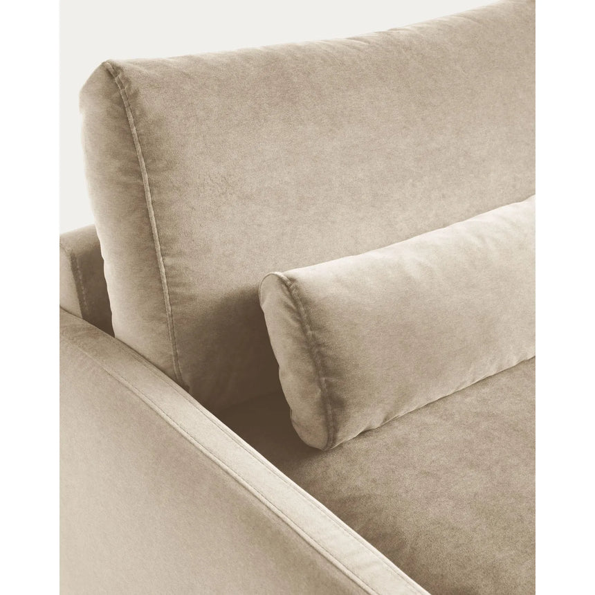 2-Sitzer-Sofa Veliro aus perlfarbenem Samt mit Stahlbeinen in schwarzer Ausführung, 180 cm, FSC Mix Credit von Kave Home – Bild 7