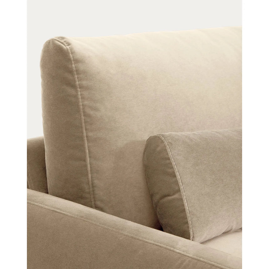 2-Sitzer-Sofa Veliro aus perlfarbenem Samt mit Stahlbeinen in schwarzer Ausführung, 210 cm, FSC Mix Credit von Kave Home – Bild 8