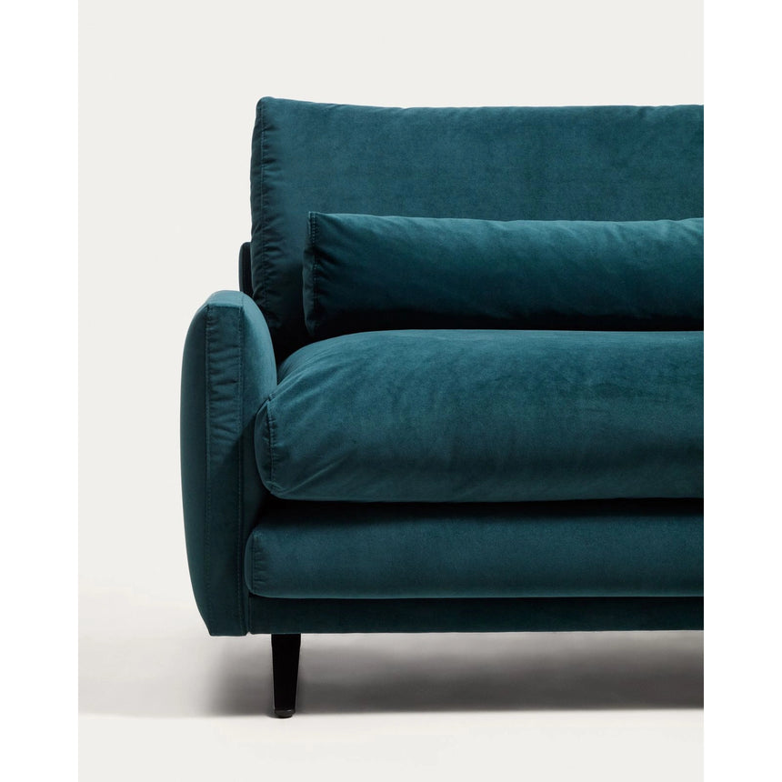 2-Sitzer-Sofa Veliro, schwer entflammbar, mit Samt und Stahlbeinen mit schwarzem Finish, 210 cm, FSC Mix Credit von Kave Home – Bild 6