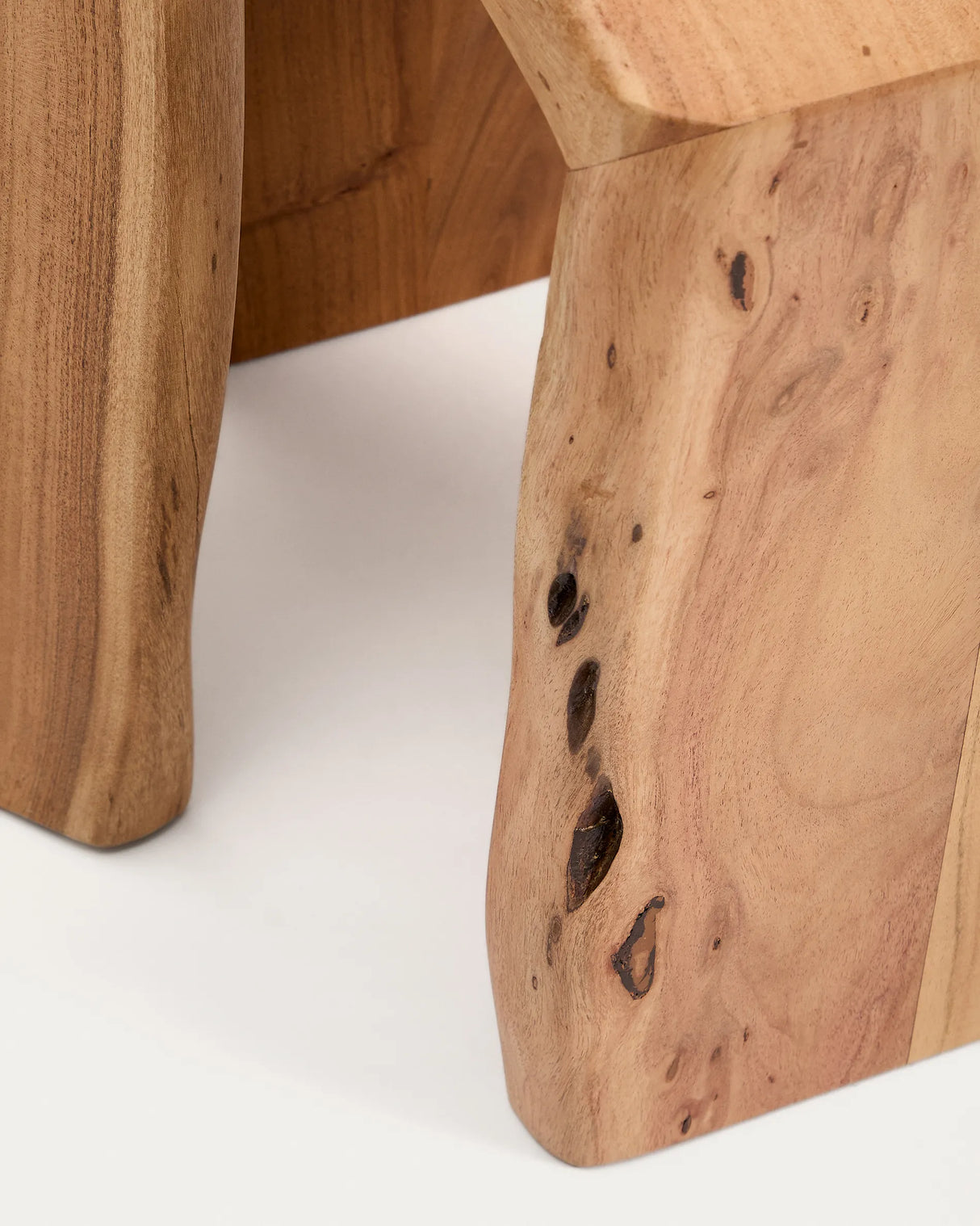 2er-Set Beistelltische Lomiri aus massivem Akazienholz mit gebleichtem Finish 50 x 42 cm / 34 x 42 cm von Kave Home – Produktbild 7