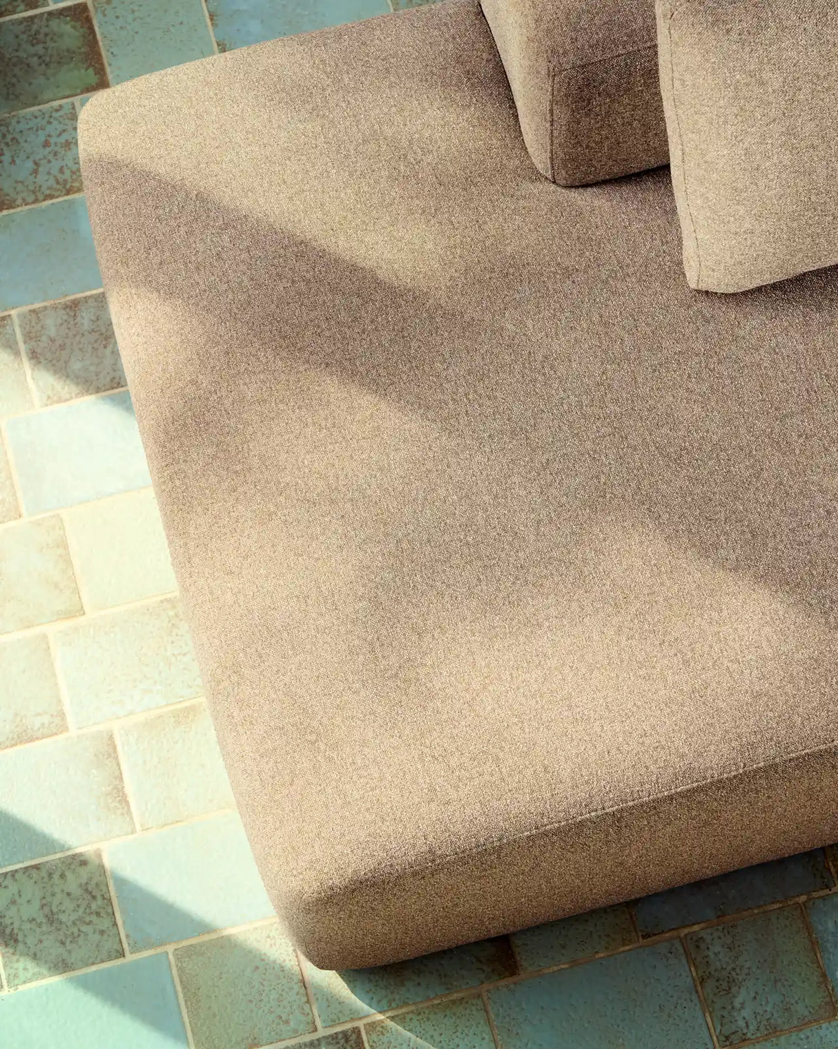 3-Sitzer-Sofa Blok in brauner Chenille, 290 cm, FSC Mix Credit von Kave Home – Bild 3