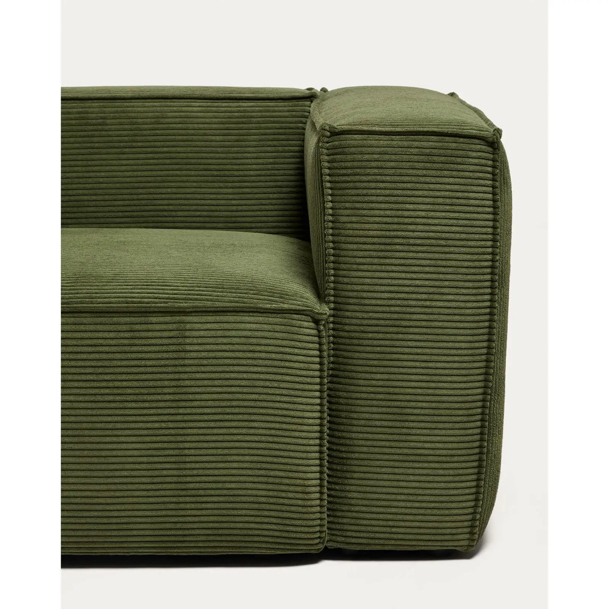 3-Sitzer-Sofa Blok mit Armlehne rechts und Pouf-Randmodul in Cord oder Chenille, 270 cm, FSC Mix Credit von Kave Home – Bild 6