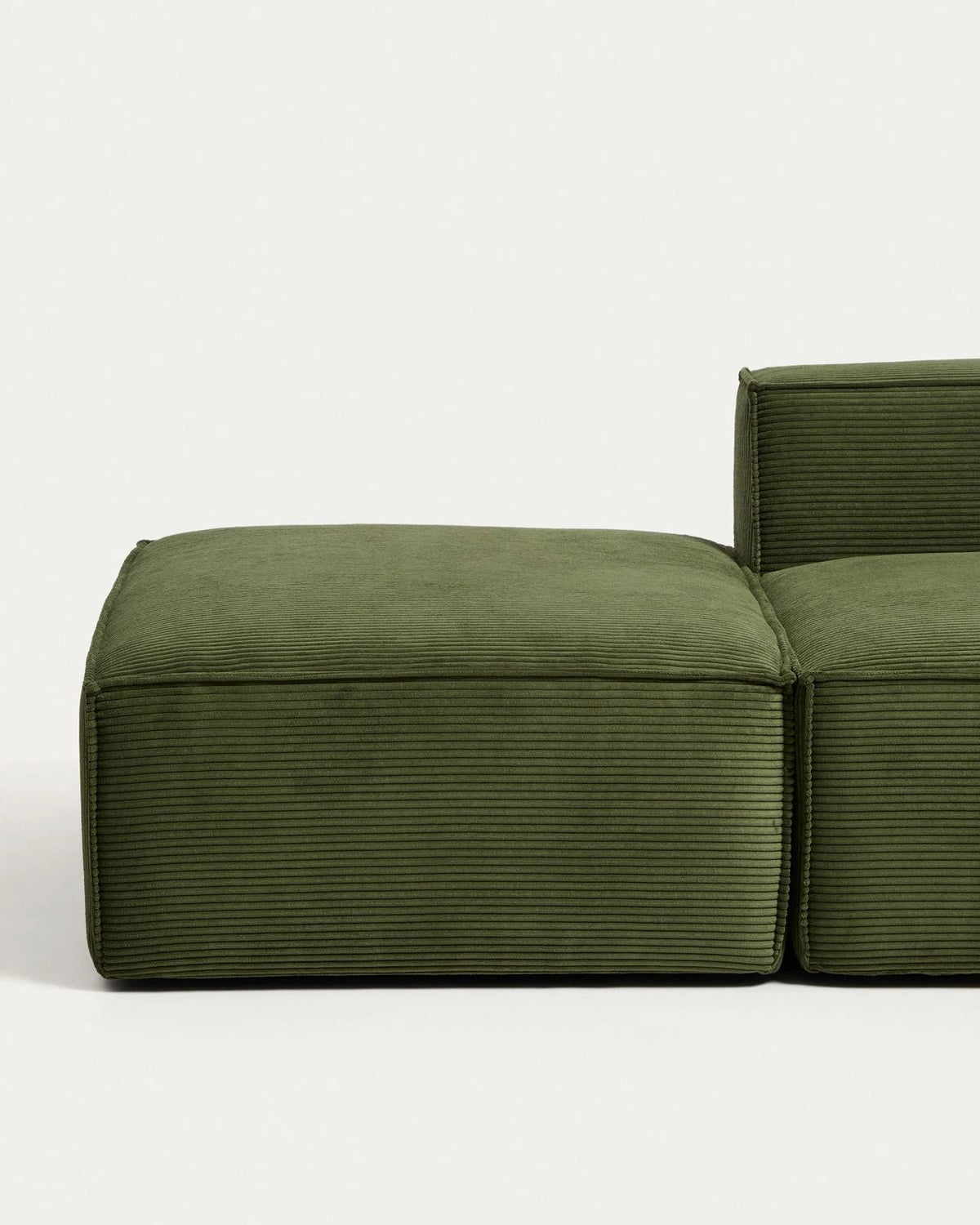 3-Sitzer-Sofa Blok mit Pouf-Randmodul in Cord oder Chenille, 270 cm, FSC Mix Credit von Kave Home – Bild 5