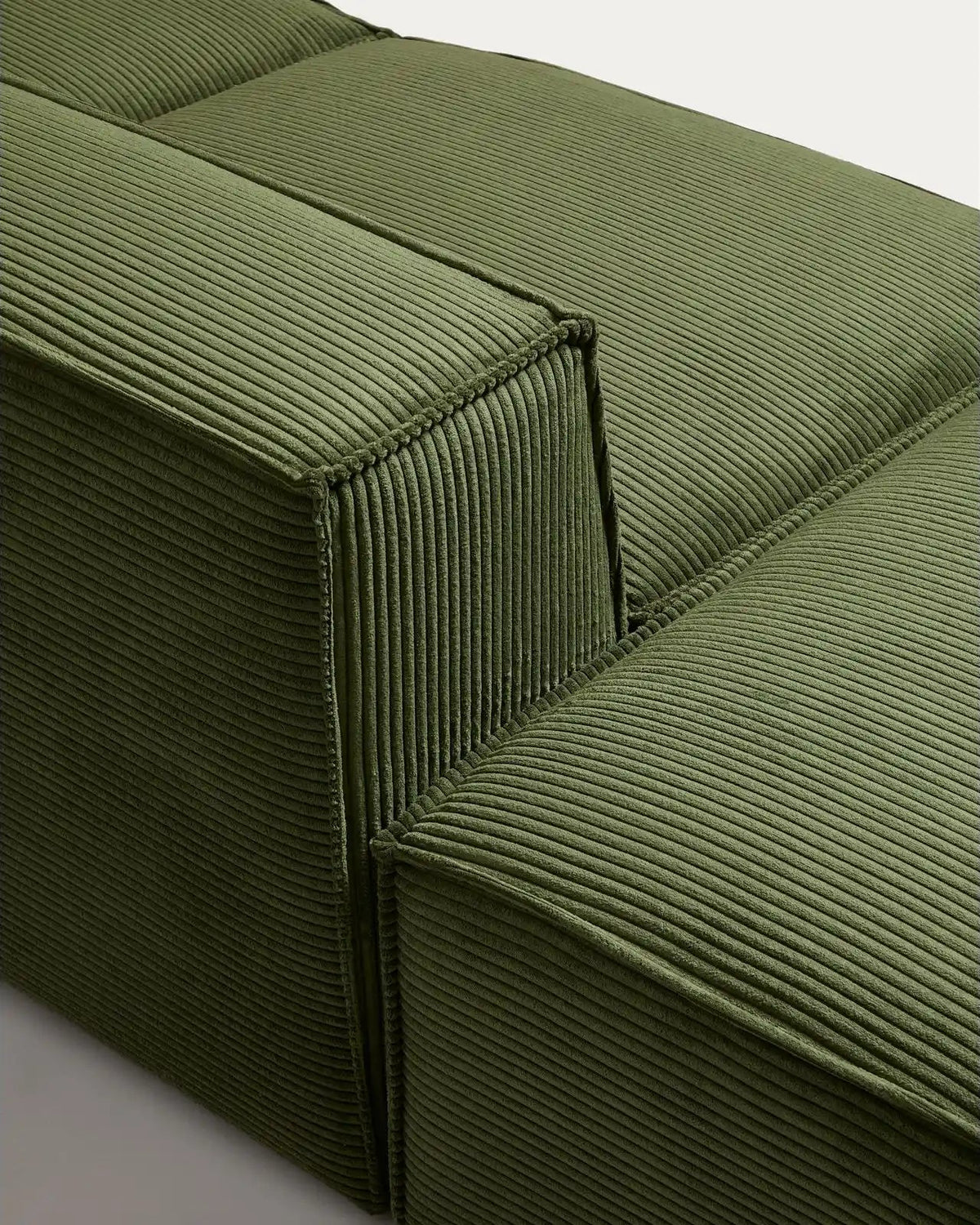 3-Sitzer-Sofa Blok mit Pouf-Randmodul in Cord oder Chenille, 270 cm, FSC Mix Credit von Kave Home – Bild 6