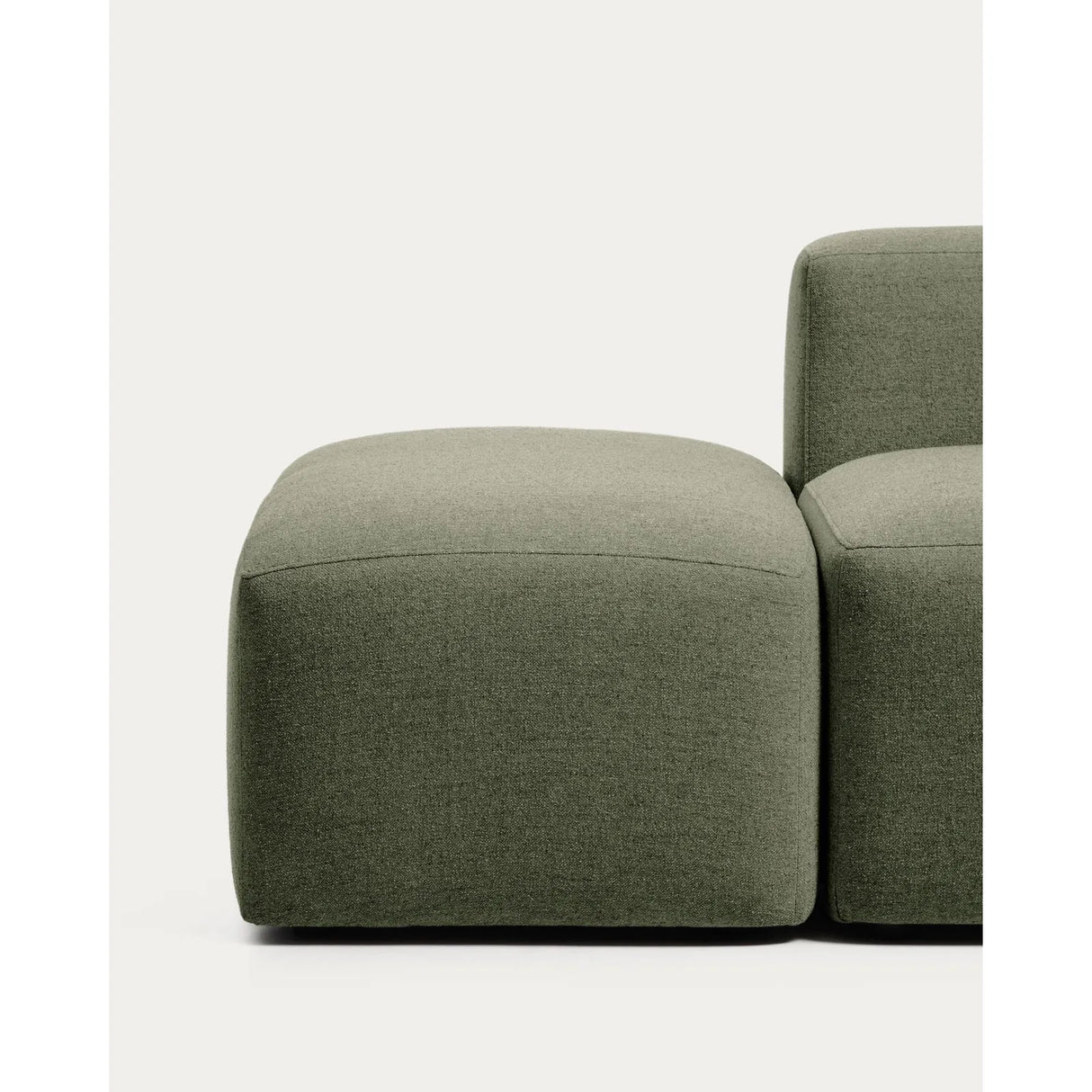 3-Sitzer-Sofa Blok mit Pouf-Randmodul in moosgrüner Chenille, 240 cm, FSC Mix Credit von Kave Home – Bild 6