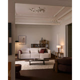 3-Sitzer-Sofa Lares mit elektrisch ausfahrbaren Sitzen und verstellbarer Kopfstütze in beiger Chenille, 255 cm von Kave Home – Produktbild 2