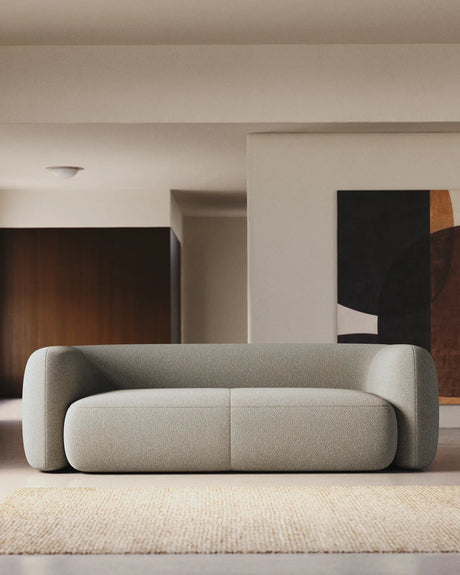 3-Sitzer-Sofa Martina in Lammfelloptik in Steinton 246 cm FSC Mix Credit von Kave Home – Produktbild 2