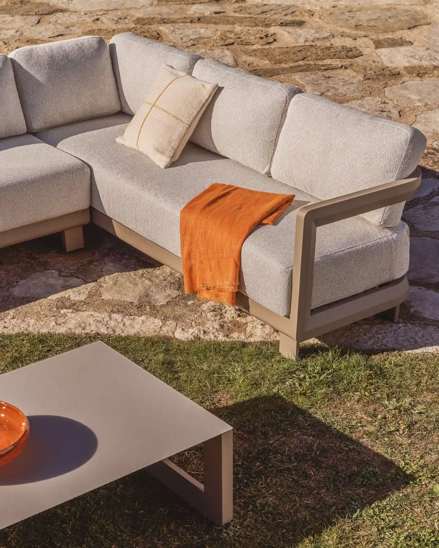 3-Sitzer-Sofa Nerano aus Aluminium in Taupe, 208 cm von Kave Home – Bild 3