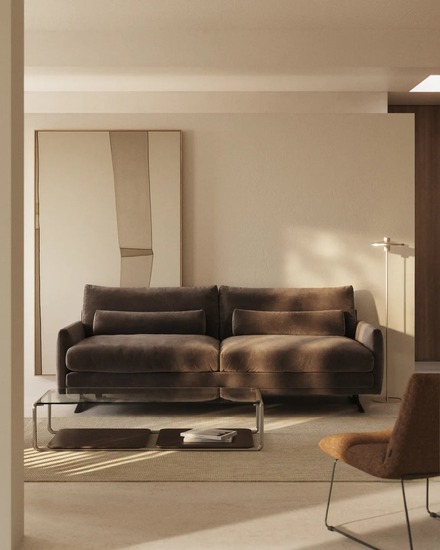 3-Sitzer-Sofa Veliro aus Samt mit Stahlbeinen in schwarzer Ausführung, 240 cm FSC Mix Credit von Kave Home – Bild 2