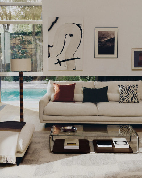 3-Sitzer-Sofa Veliro aus beiger Chenille mit schwarzen Stahlbeinen, 240 cm, FSC Mix Credit von Kave Home – Produktbild 3