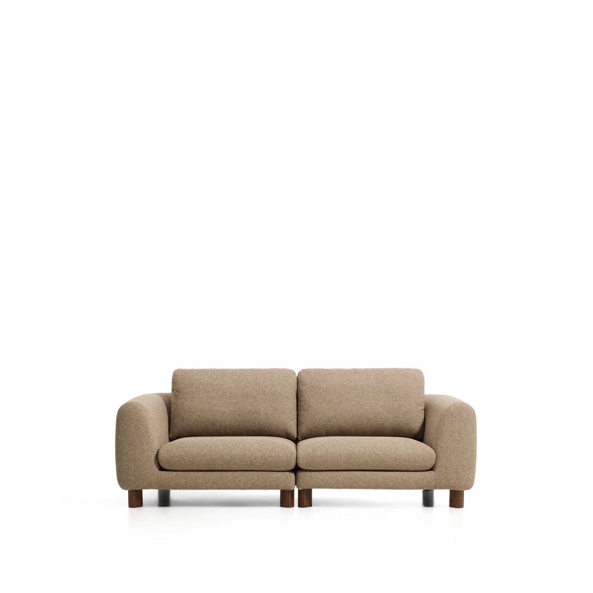 3-Sitzer Sofa Vera mit Beinen aus massivem Eschenholz mit Nussbaum-Finish, 230 cm, FSC Mix Credit von Kave Home – Bild 1