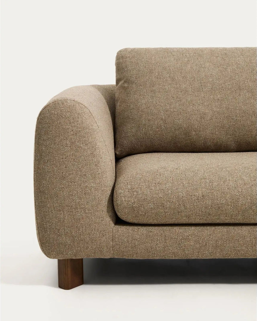 3-Sitzer Sofa Vera mit Beinen aus massivem Eschenholz mit Nussbaum-Finish, 230 cm, FSC Mix Credit von Kave Home – Bild 6